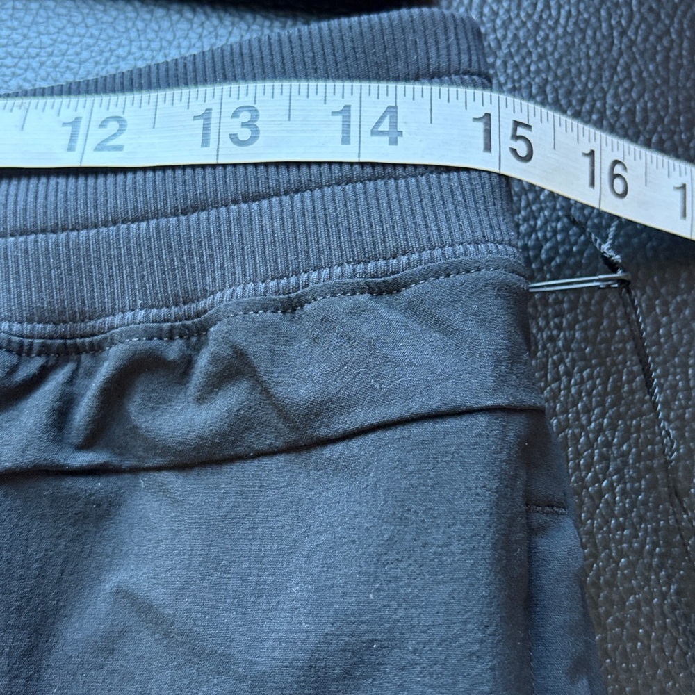 ALO Yoga Men's Black Performance Jogger Pants - Picture 12 of 15